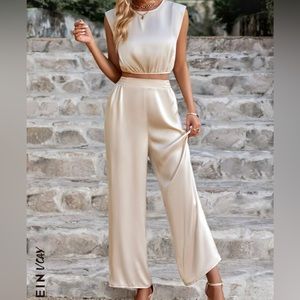 Silky cream coloured set